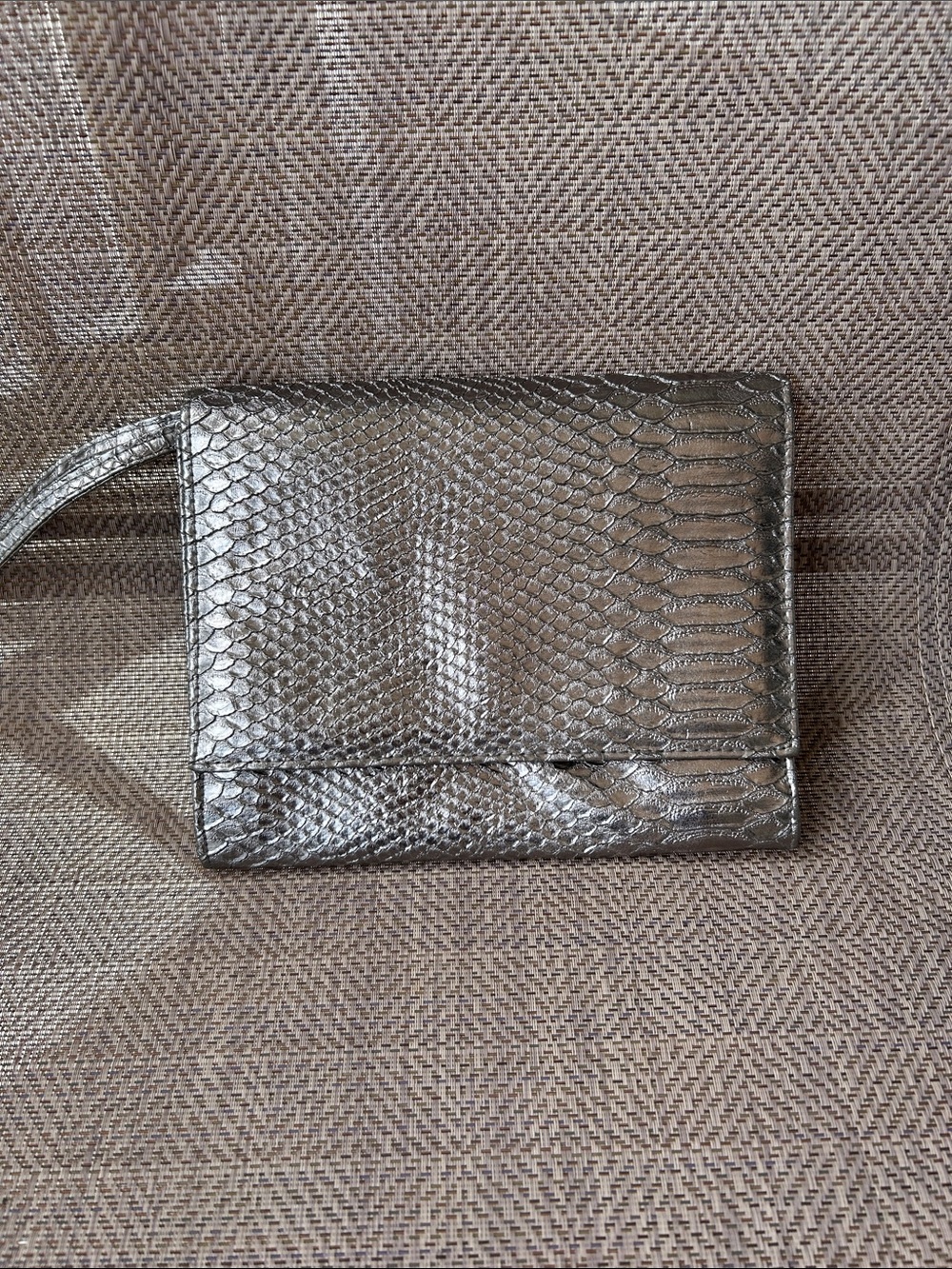 NIEMAN MARCUS Metallic faux snakeskin  Wristlet Clutch - Silver
